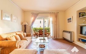Spacious Villa in Jardim do Golfe • Pool