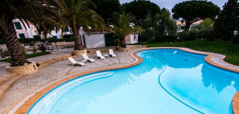Spacious Villa in Jardim do Golfe • Pool Quarteira Exterior foto